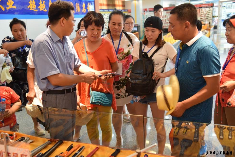 淄博参观_11.jpg 祥鸿物资公司经销商参观YH533388银河集团(图10)