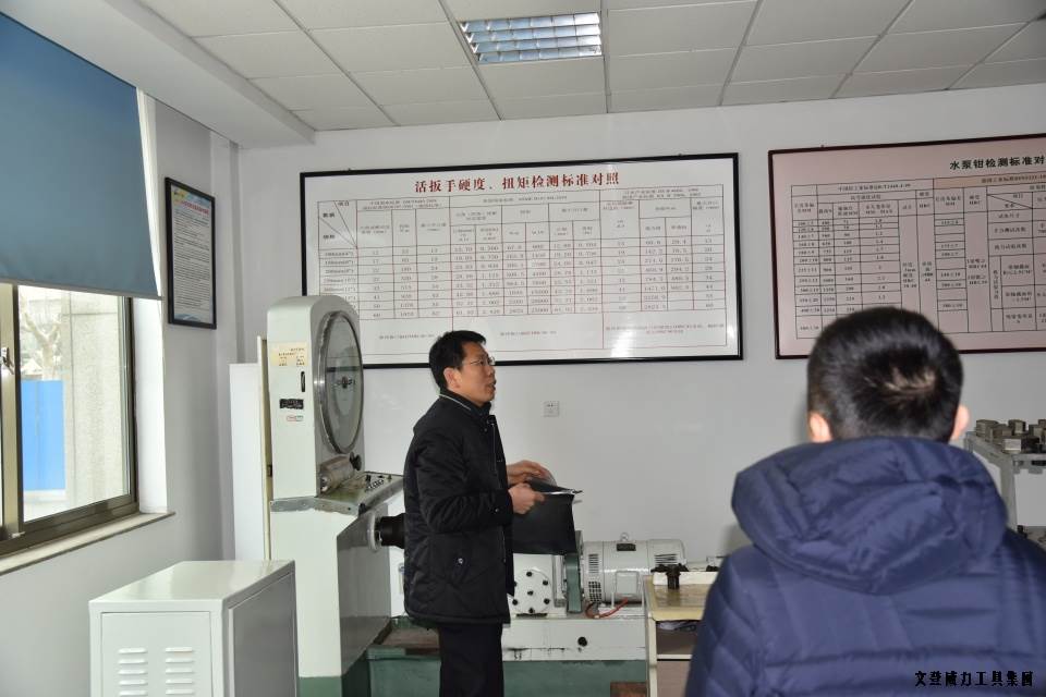 济南信之盟参观_06.JPG 济南汽配协会一行莅临YH533388银河集团参观(图6)