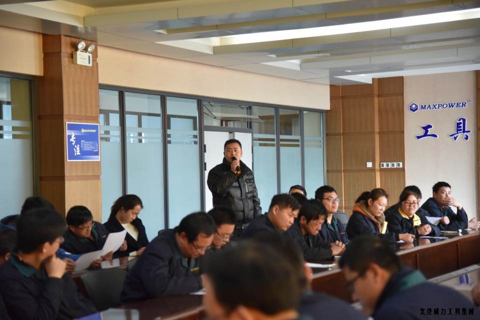 人才座谈会_06.JPG 文登YH533388银河工具集团举办人才座谈会(图6)