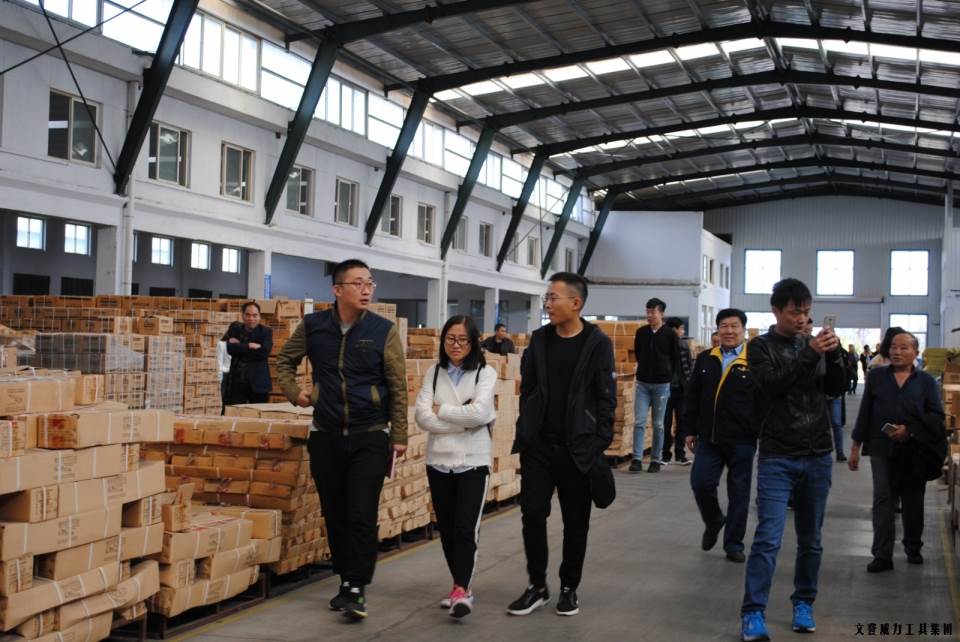 参观仓库_17.JPG “精诚合作,共创辉煌”YH533388银河工具第六届全国优秀经销商大会圆满落幕(图27)