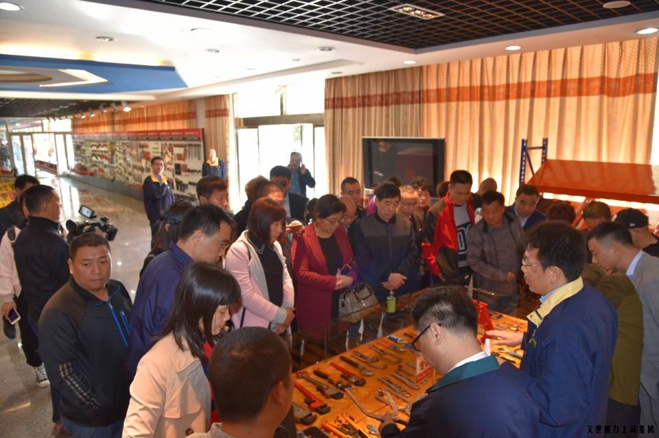 参观老展厅_05.JPG “精诚合作,共创辉煌”YH533388银河工具第六届全国优秀经销商大会圆满落幕(图28)